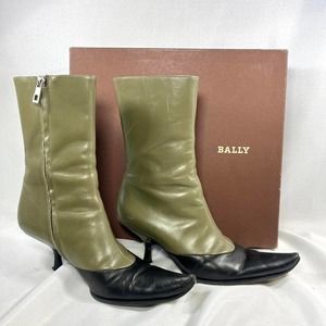 1990 Western style Vintage Bally Sage Green and Black Pointed Boots size 6